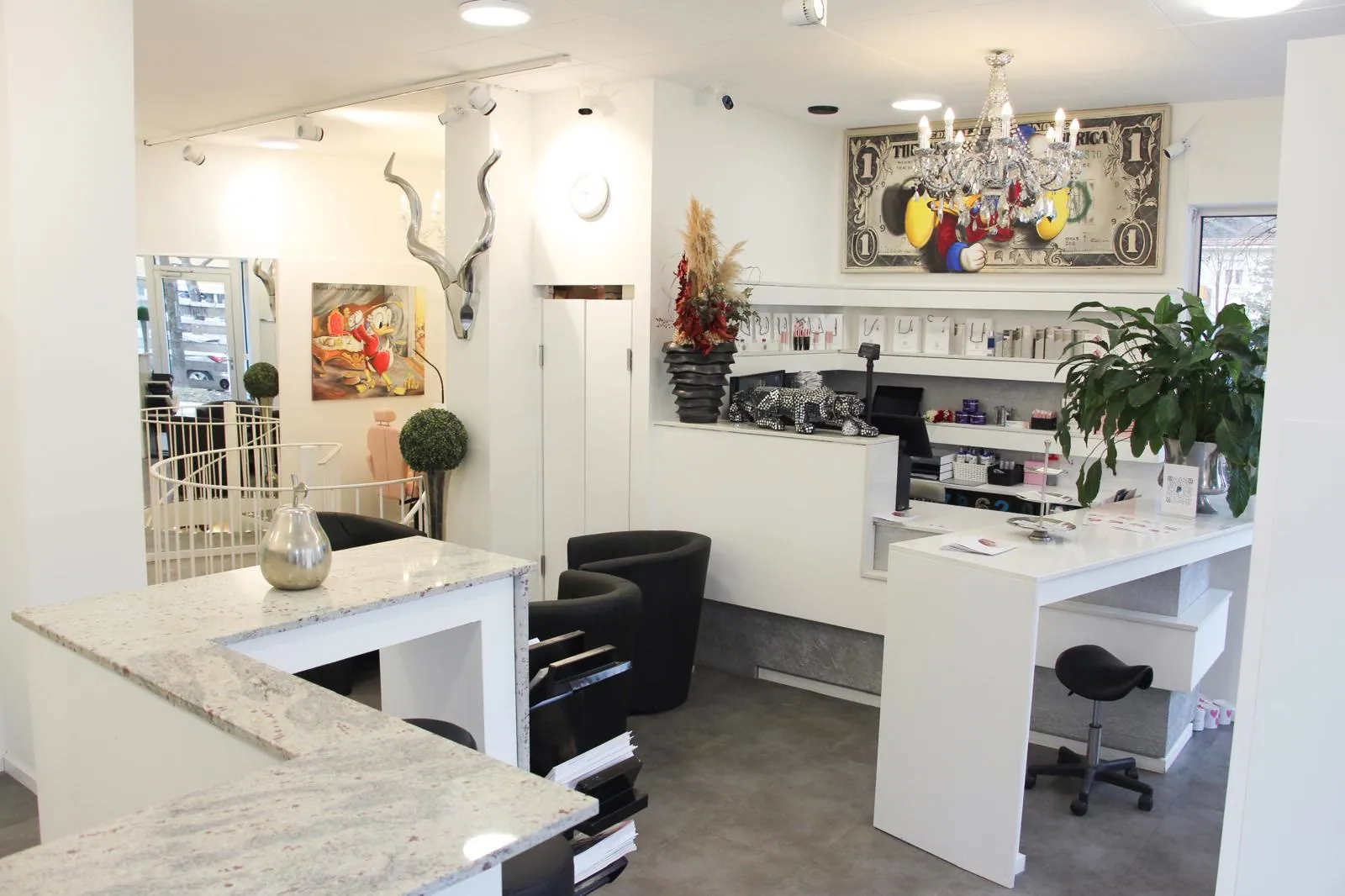 Isabels Beauty Club — Reception