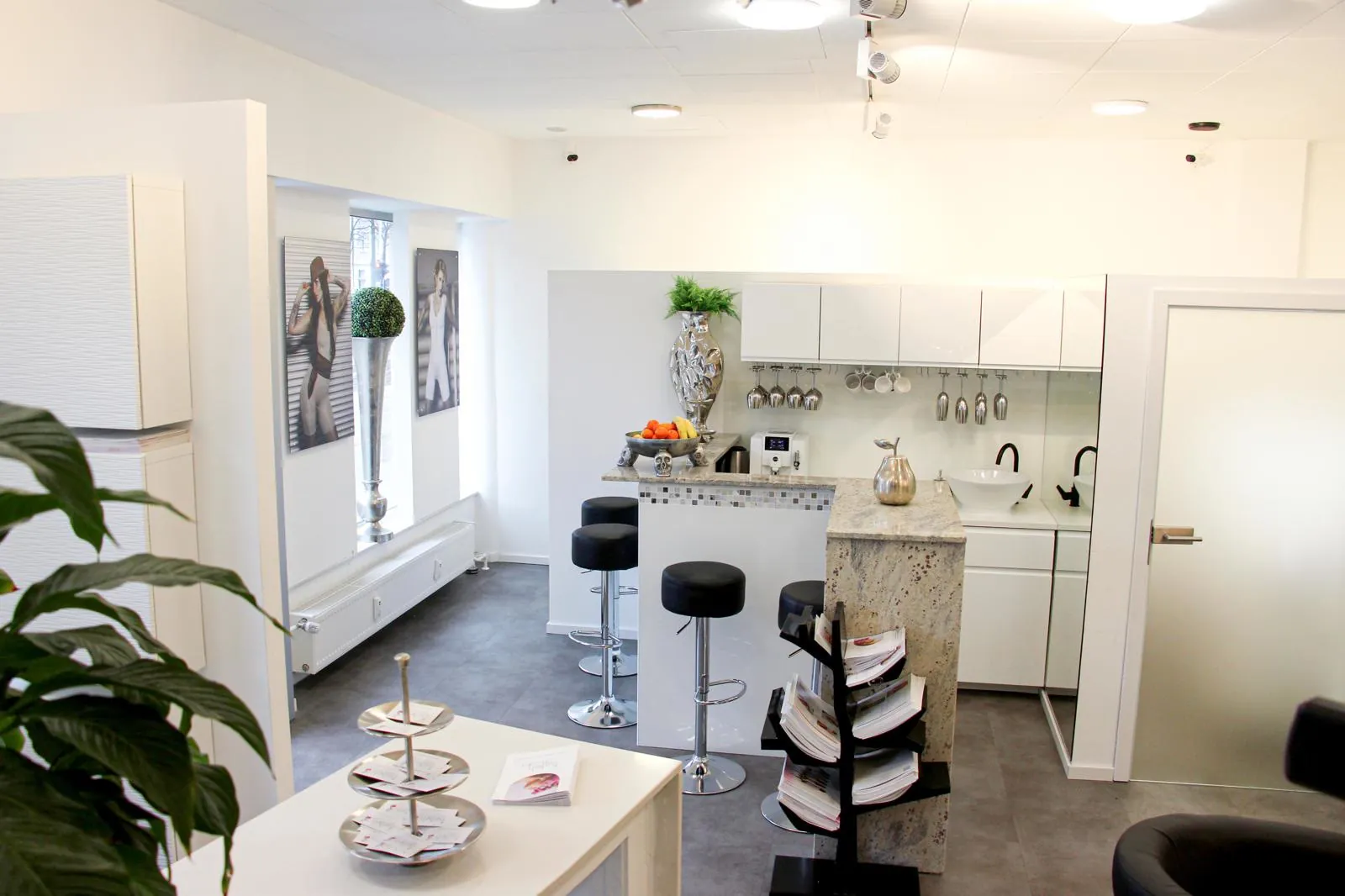 Isabels Beauty Club — Lounge